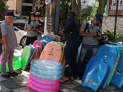 Fiscalização coíbe comércio irregular nas praias de Guarujá