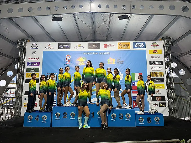Atletas de Guarujá conquistam medalhas em competição de Patinação no RS