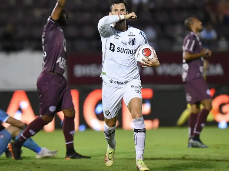 Em final maluco, Peixe arranca empate por 3 a 3 com a Ferroviária