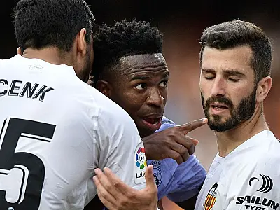 Em derrota do Real Madrid, Vini Jr sofre racismo novamente
