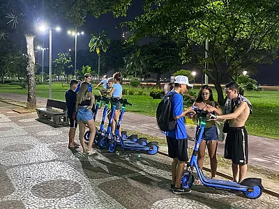 Em Santos, aplicativo de patinetes elétricos amplia dicas de condução segura aos usuários