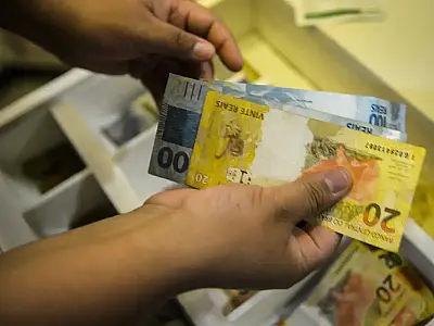 Inflação que calcula reajuste do salário mínimo fica em 4,84%