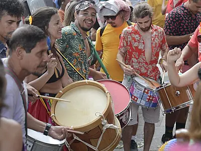 Com novos casos de Covid, Rio cancela Carnaval de rua