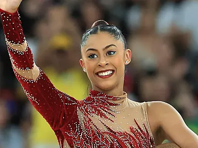 Ginástica rítmica: Bárbara Domingos põe Brasil em 1ª final individual