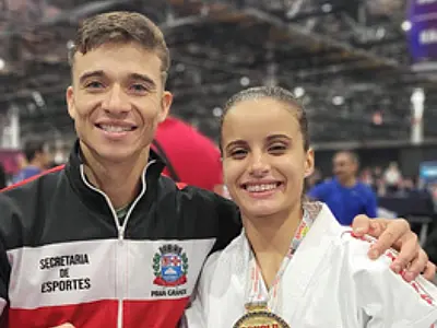 Carateca Mariana Vieira conquista ouro no Kata da Copa Arnold Classic em São Paulo