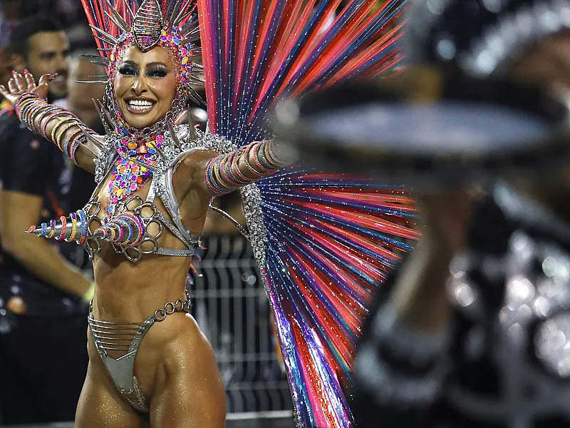 Sabrina Sato mostra perrengues do Carnaval