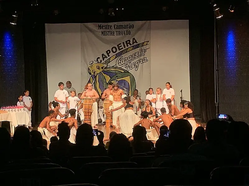 Mais de 200 pessoas participam do Encontro Internacional de Capoeira Caravela Negra