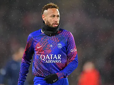 Cirurgia no tornozelo direito de Neymar "correu muito bem", afirma PSG