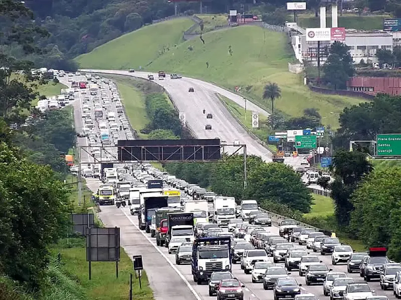 Ecovias Imigrantes prevê fluxo de até 305 mil veículos no feriado do Trabalhador