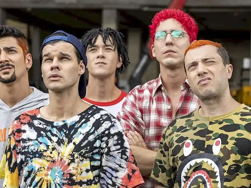 Pré-estreia de "Mamonas Assassinas - O Filme" em Santos tem presença do elenco