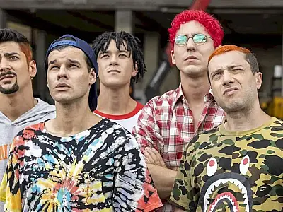 Pré-estreia de "Mamonas Assassinas - O Filme" em Santos tem presença do elenco