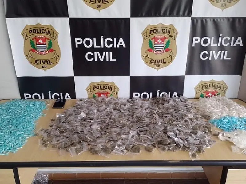 Polícia prende homem com mais de 3 mil porções de drogas enterradas no quintal