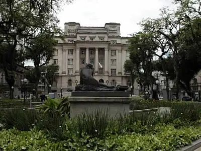 Pagamento aos servidores de Santos com reajuste de 7% e aumento real é depositado