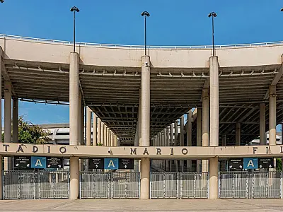 Brasil encara Chile no Maracanã em penúltimo duelo pelas Eliminatórias