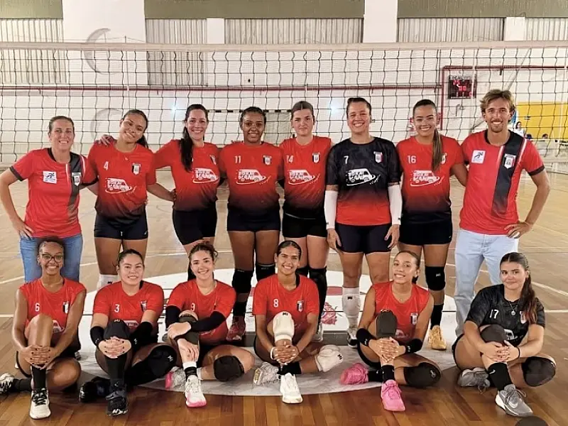 Time PG festeja vitórias do vôlei feminino e masculino no Campeonato Santista