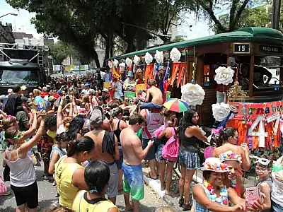 Conheça algumas curiosidades do Carnaval Santista