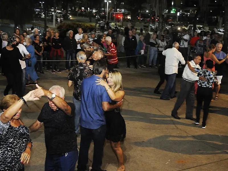 Santos dá início a bailes dançantes semanais na Nova Cintra e Jardim Botânico