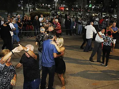 Santos dá início a bailes dançantes semanais na Nova Cintra e Jardim Botânico