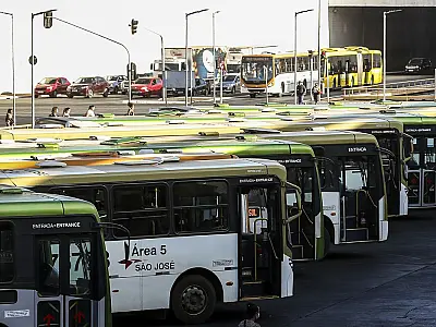Exame toxicológico para motoristas de ônibus e caminhão tem novo prazo