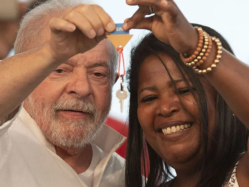 Lula assina medida provisória que retoma o Minha Casa, Minha Vida
