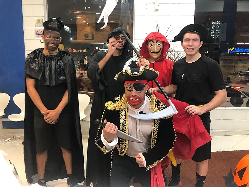Halloween e Día de los Muertos são celebrados com experiências temáticas em escolas de idiomas