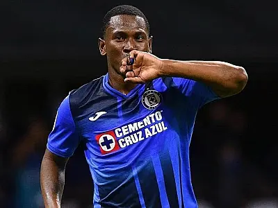 Santos fecha a contratação do atacante, Bryan Angulo