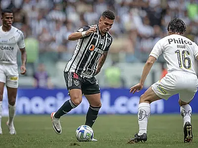 Com dois de Paulinho, Atlético-MG bate Santos em estreia da Arena MRV