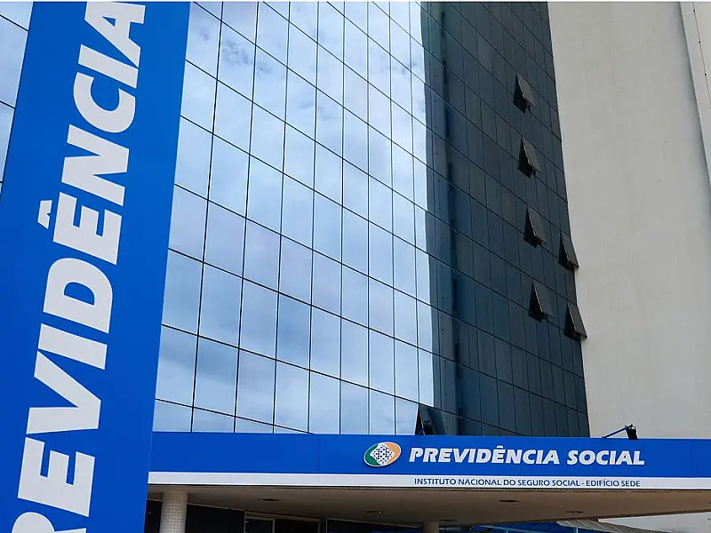 União pede ao STF que reduza impacto de revisão da vida toda no INSS