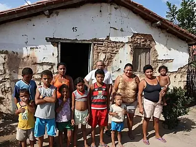 Pobreza cai, mas ainda atinge mais da metade da população em 9 estados