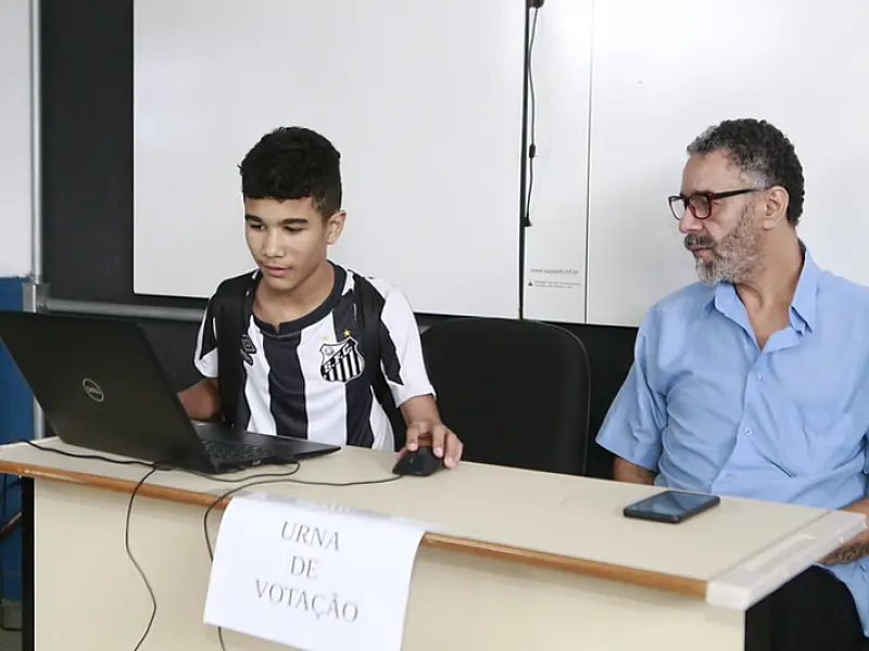 1470 alunos de escolas municipais votam para eleições do Grêmio Estudantil