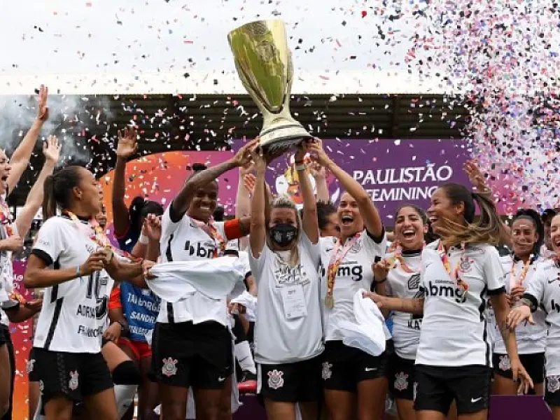 Corinthians é tetra no Paulistão e Inter é campeão do Gaúcho Feminino