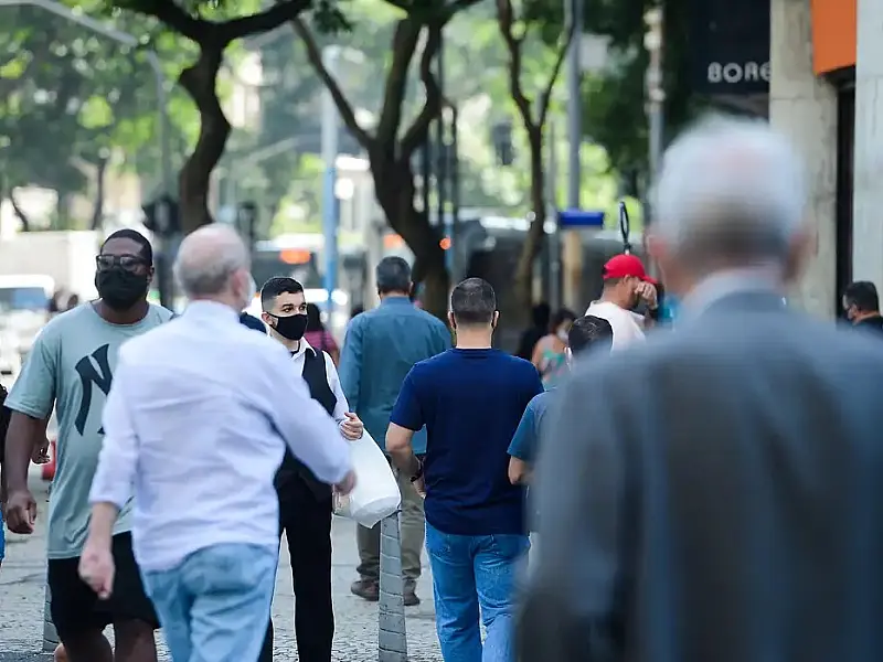 Expectativa de vida sobe para 75,5 anos após queda na pandemia