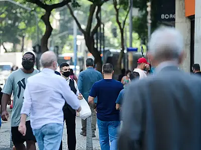 Expectativa de vida sobe para 75,5 anos após queda na pandemia