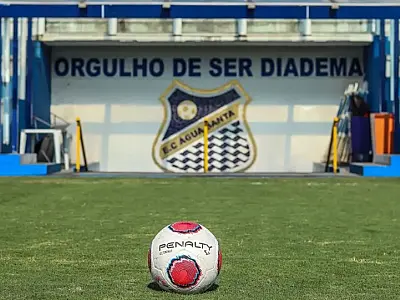 Paulista: Bruno Mezenga decide e Água Santa sai na frente do Palmeiras