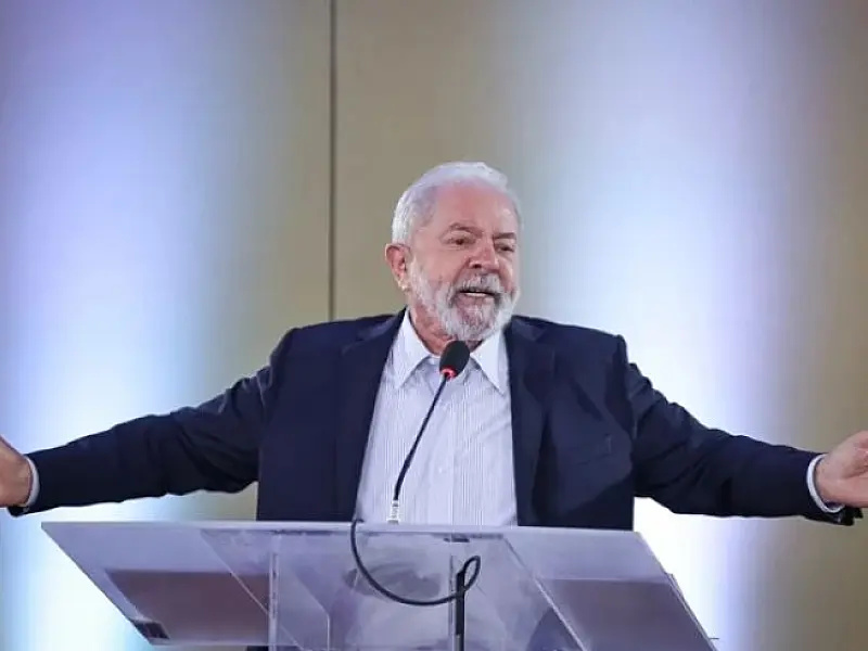 PT discute plano econômico de Lula com novo Bolsa Família e taxação de fortunas