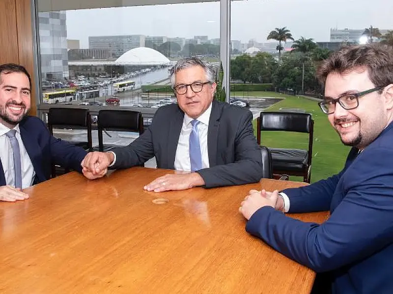 Em Brasília, Kayo Amado busca recursos de diferentes projetos para projetos de São Vicente