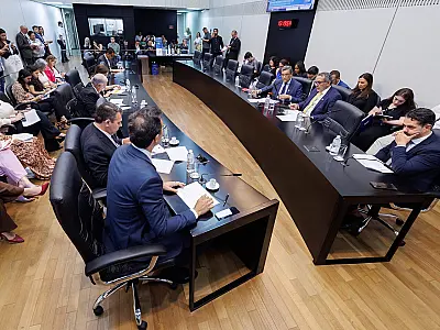 Projeto que prevê pensão a crianças e adolescentes órfãos de vítimas de feminicídio avança na Alesp