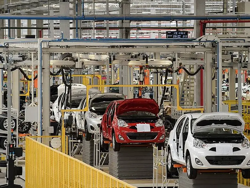 Atividade econômica tem queda de 0,77% em agosto