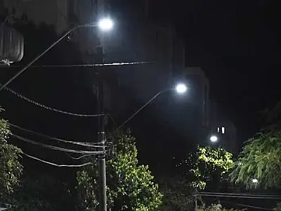 Vias na área de conjunto da Aparecida, em Santos, já contam com melhor iluminação