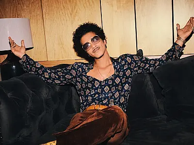 Bruno Mars volta ao Brasil como pop star consolidado e chamariz do The Town