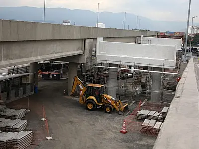 Ecovias fará interdições para implantar vigas para novo viaduto em Santos