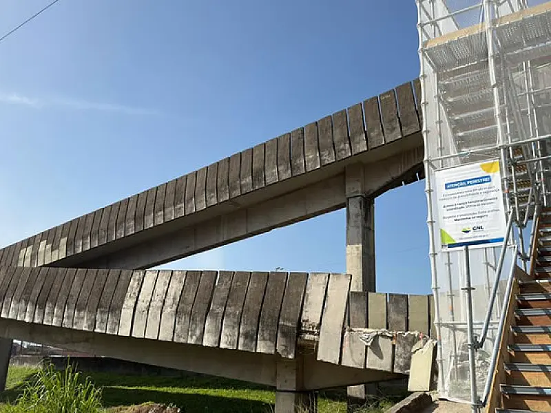 CNL avança em nova etapa de modernização de passarelas na SP-055 com obras em Itanhaém