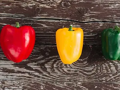 Qual a diferença entre os pimentões verde, amarelo e vermelho?