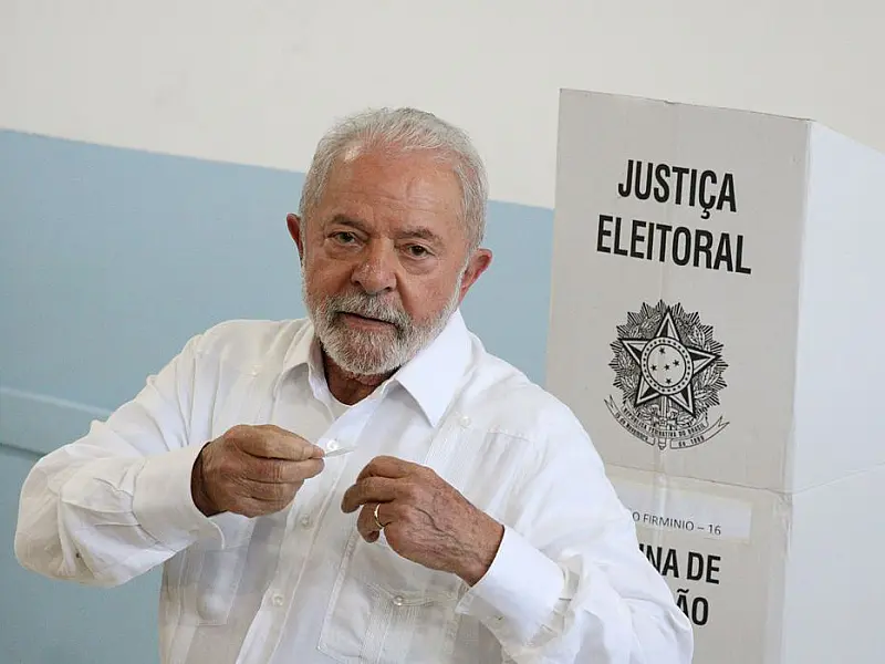Lula fez mais de 80 promessas para a economia