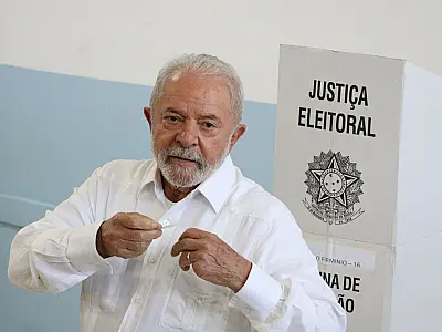 Lula fez mais de 80 promessas para a economia