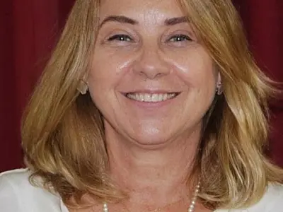 Secretária da Educação em Santos comenta projetos que beneficiam estudantes