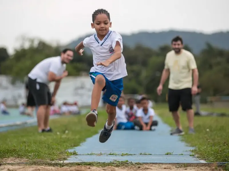 Programa SuperEscola está com rematrículas abertas