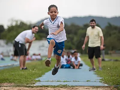 Programa SuperEscola está com rematrículas abertas