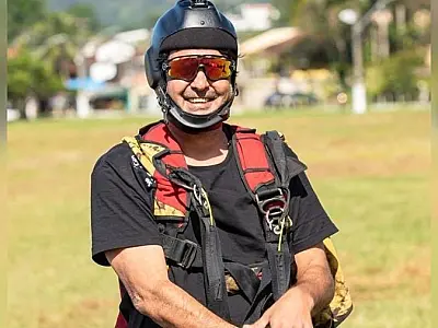 Piloto de asa-delta morre após acidente durante voo no litoral de SP