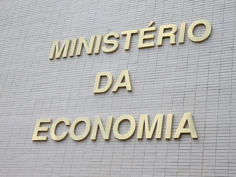 Governo reduz imposto de importação de farinha, carne congelada e outros